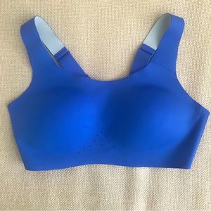 Brooks Dare Scoopback Run Bra Blue size 34 C/D NWOT